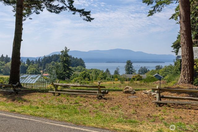 2077 Granger Way, Lummi Island, WA 98262