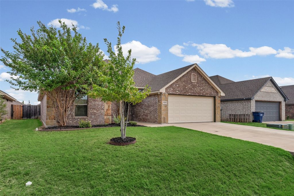 3213 Mccoy Lane, Granbury, TX 76049 — photo 3