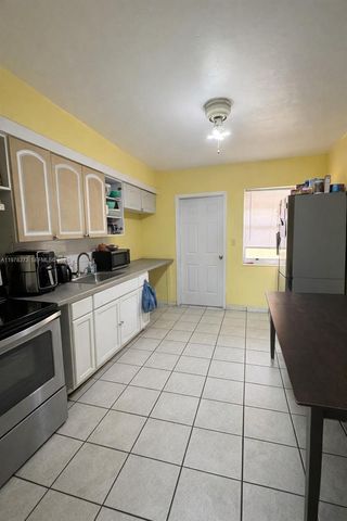 330 NW 23rd Ct, Miami, FL 33125