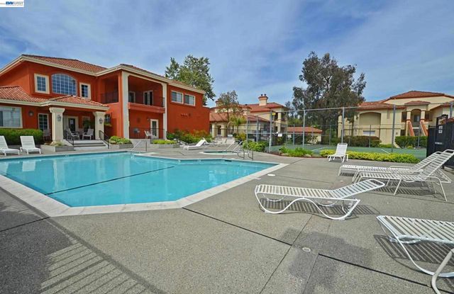 6978 Dublin Meadows St B, Dublin, CA 94568