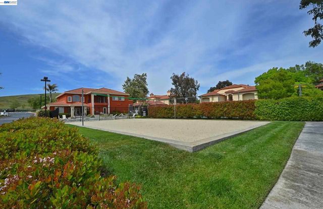6978 Dublin Meadows St B, Dublin, CA 94568