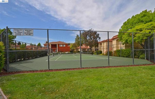 6978 Dublin Meadows St B, Dublin, CA 94568