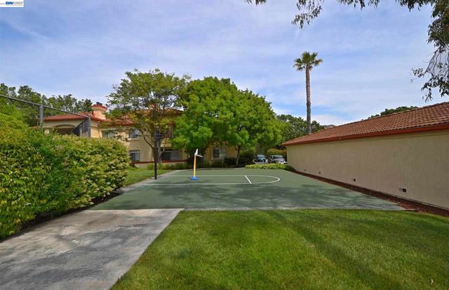 6978 Dublin Meadows St B, Dublin, CA 94568