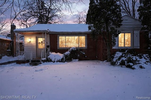 320 Pioneer Drive, Pontiac, MI 48341