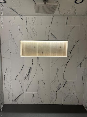 320 Pioneer Drive, Pontiac, MI 48341