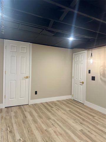 320 Pioneer Drive, Pontiac, MI 48341