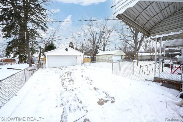 320 Pioneer Drive, Pontiac, MI 48341