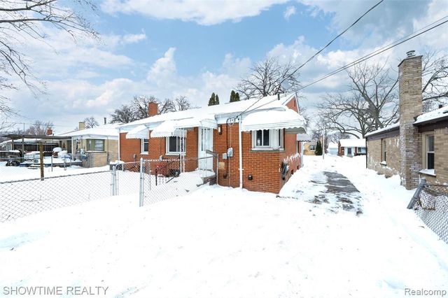 320 Pioneer Drive, Pontiac, MI 48341