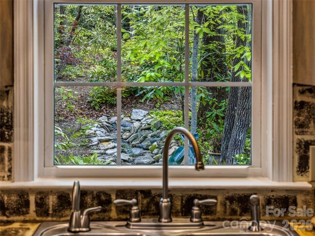 29 Panther Ridge Road, Brevard, NC 28712