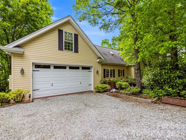 29 Panther Ridge Road, Brevard, NC 28712