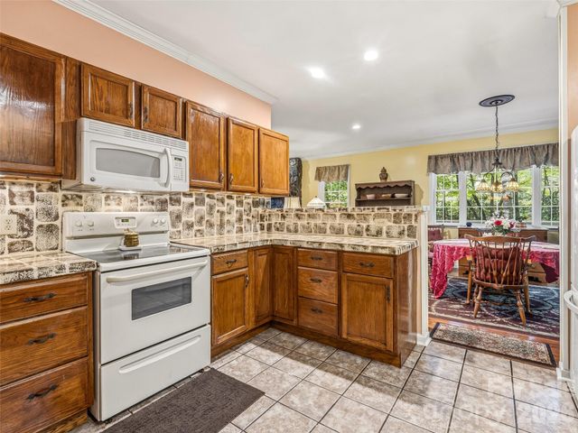 29 Panther Ridge Road, Brevard, NC 28712