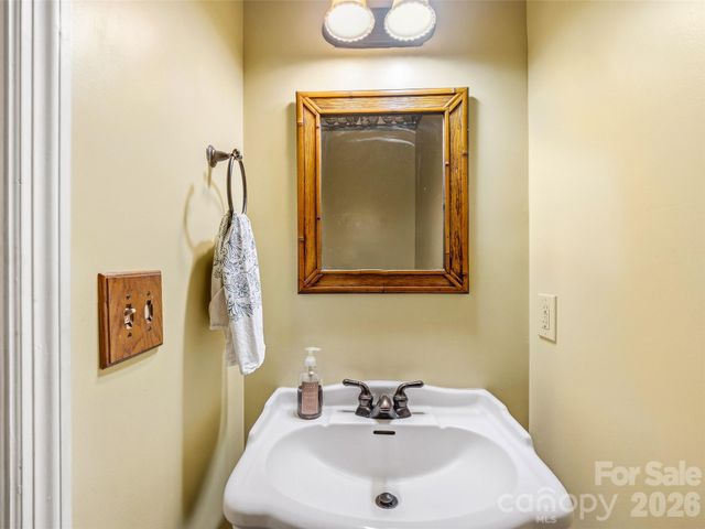 29 Panther Ridge Road, Brevard, NC 28712