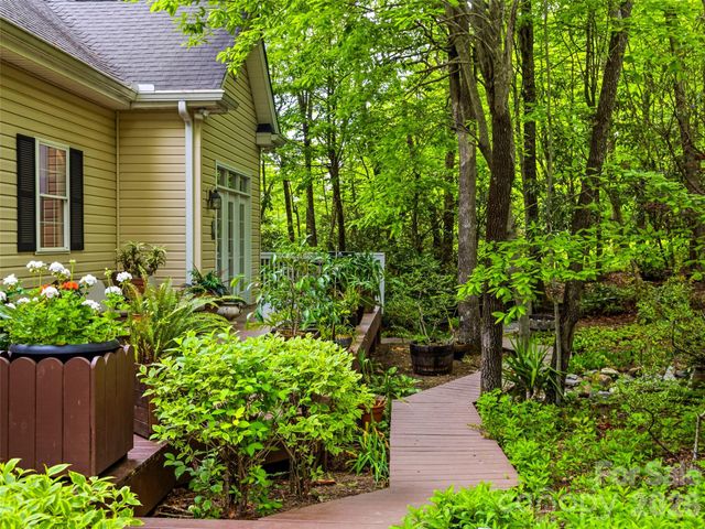 29 Panther Ridge Road, Brevard, NC 28712