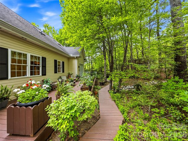 29 Panther Ridge Road, Brevard, NC 28712