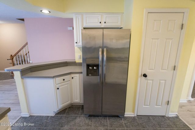 10518 Clayton Allen Blvd, Louisville, KY 40229