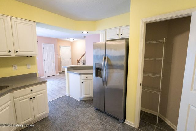 10518 Clayton Allen Blvd, Louisville, KY 40229