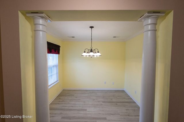 10518 Clayton Allen Blvd, Louisville, KY 40229