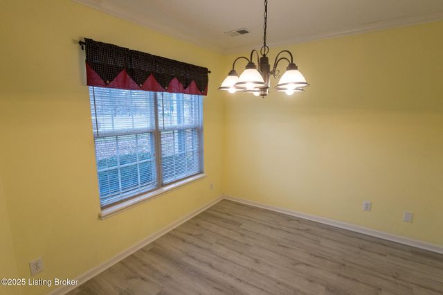 10518 Clayton Allen Blvd, Louisville, KY 40229