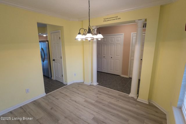 10518 Clayton Allen Blvd, Louisville, KY 40229