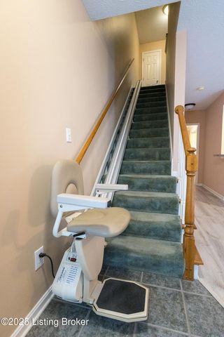 10518 Clayton Allen Blvd, Louisville, KY 40229