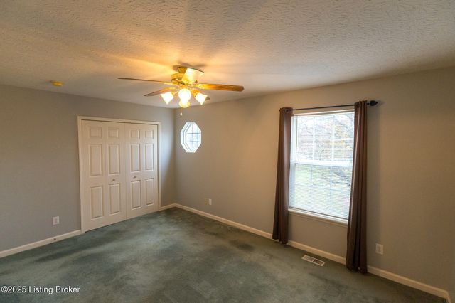 10518 Clayton Allen Blvd, Louisville, KY 40229