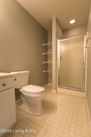 10518 Clayton Allen Blvd, Louisville, KY 40229