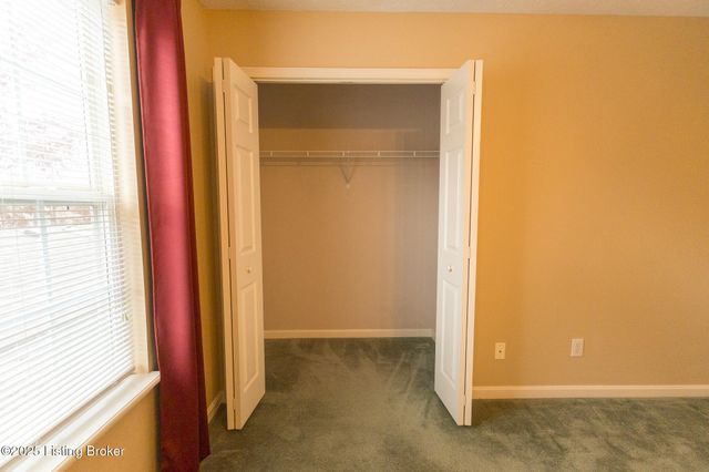 10518 Clayton Allen Blvd, Louisville, KY 40229