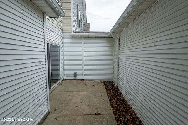 10518 Clayton Allen Blvd, Louisville, KY 40229