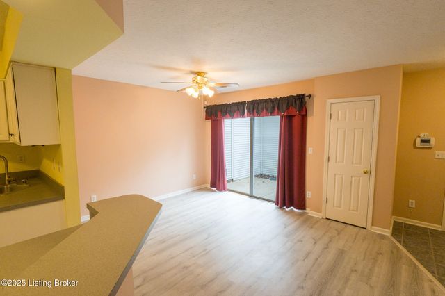 10518 Clayton Allen Blvd, Louisville, KY 40229