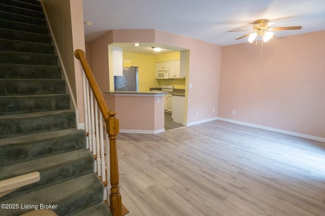 10518 Clayton Allen Blvd, Louisville, KY 40229