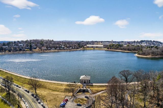 370 Chestnut Hill 3, Boston, MA 02135