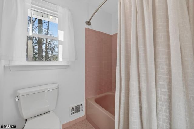 7 Madeleine Pl, Parsippany-troy Hills Twp., NJ 07054