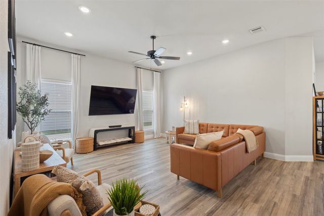 616 Charlotte Lane, Burleson, TX 76028