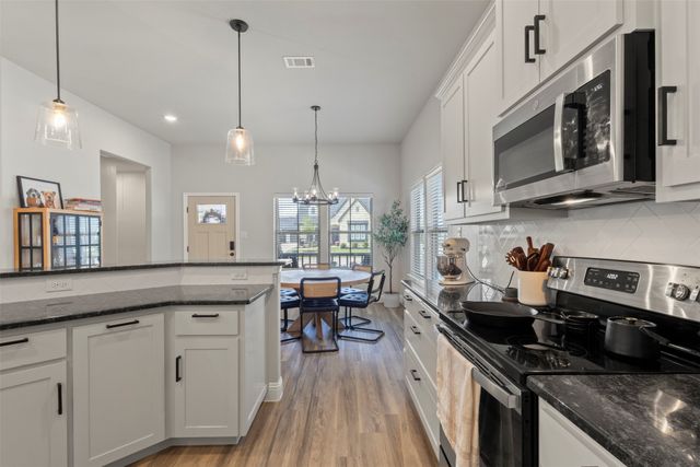 616 Charlotte Lane, Burleson, TX 76028