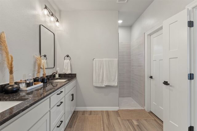 616 Charlotte Lane, Burleson, TX 76028