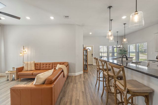 616 Charlotte Lane, Burleson, TX 76028