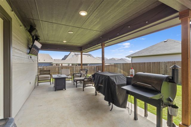 616 Charlotte Lane, Burleson, TX 76028