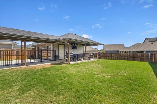 616 Charlotte Lane, Burleson, TX 76028