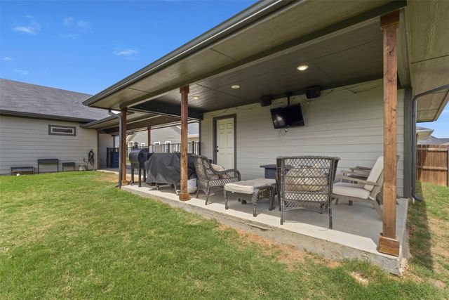 616 Charlotte Lane, Burleson, TX 76028