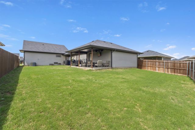 616 Charlotte Lane, Burleson, TX 76028
