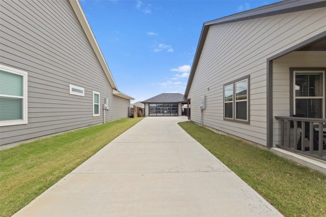 616 Charlotte Lane, Burleson, TX 76028