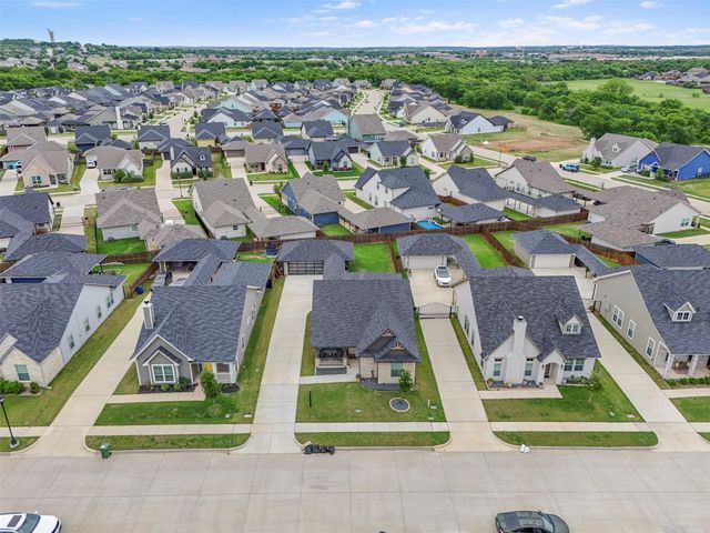 616 Charlotte Lane, Burleson, TX 76028