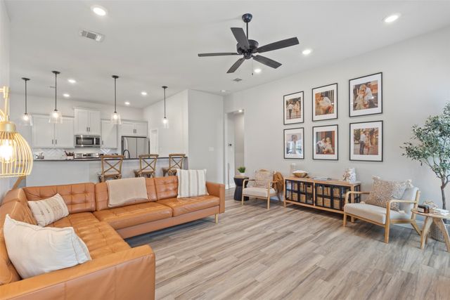 616 Charlotte Lane, Burleson, TX 76028