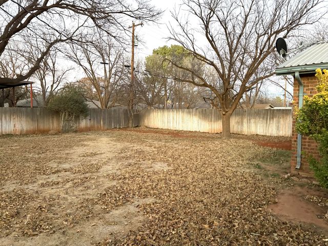 1807 E Reppto Street, Brownfield, TX 79316