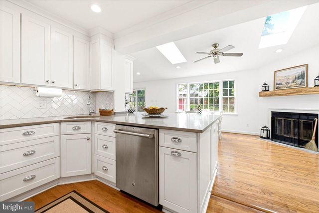 4214 MATTHEWS LN, Kensington, MD 20895