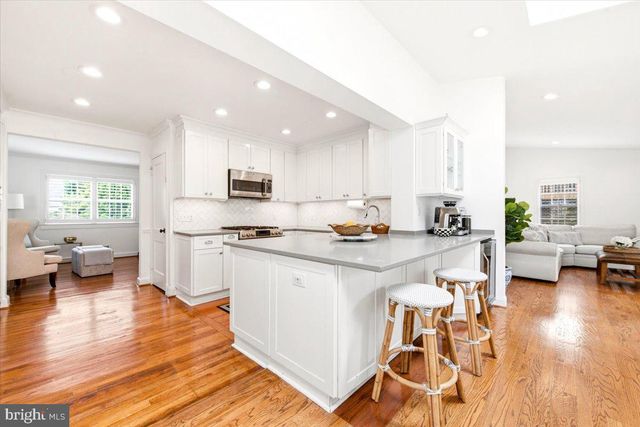 4214 MATTHEWS LN, Kensington, MD 20895