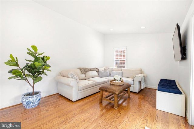 4214 MATTHEWS LN, Kensington, MD 20895