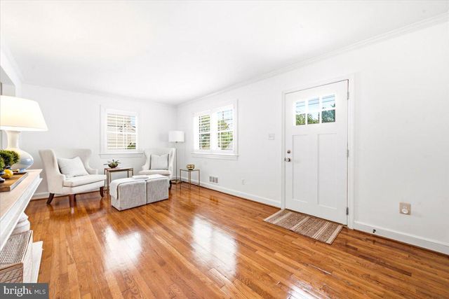 4214 MATTHEWS LN, Kensington, MD 20895