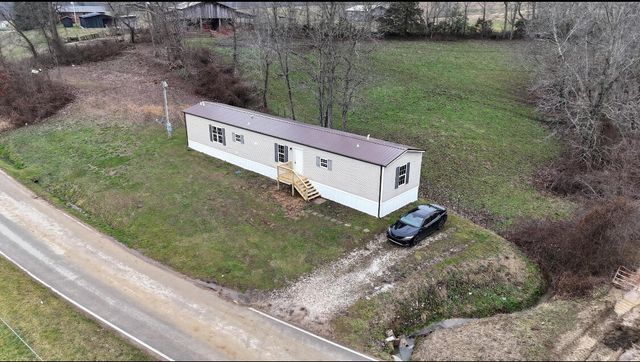 2786 HWY 2027, Campton, KY 41301