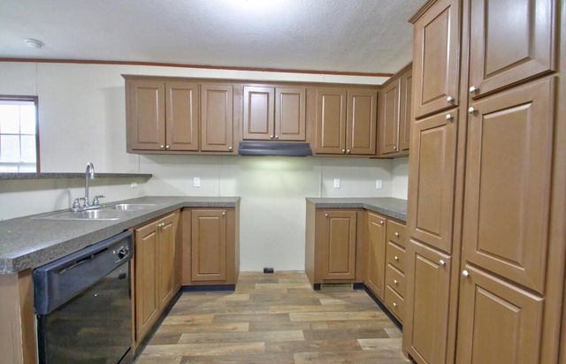 2786 HWY 2027, Campton, KY 41301